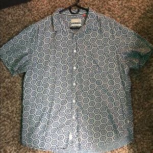 Men’s casual button up shirt